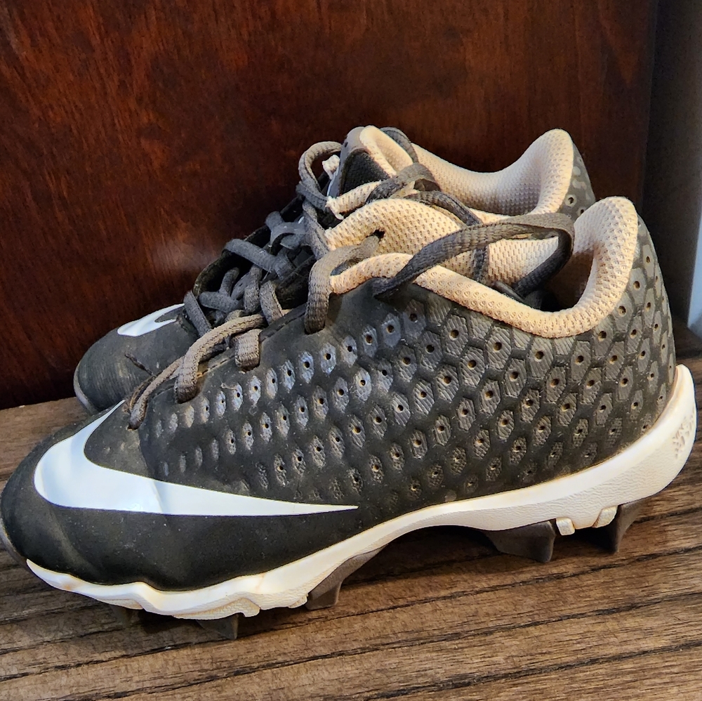 Boys size 12c Nike Football/Soccer cleats